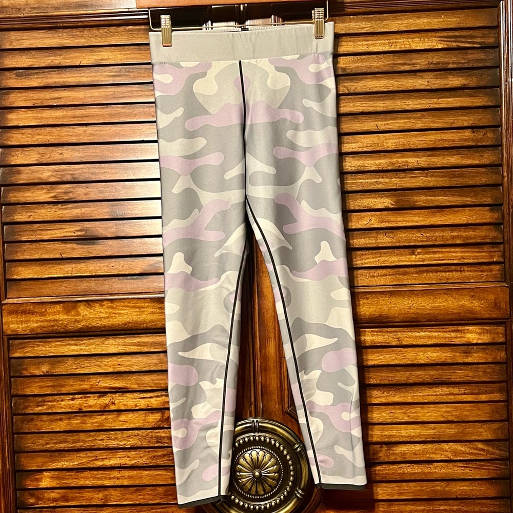Ultracor‎ lavender and Gray Leggings